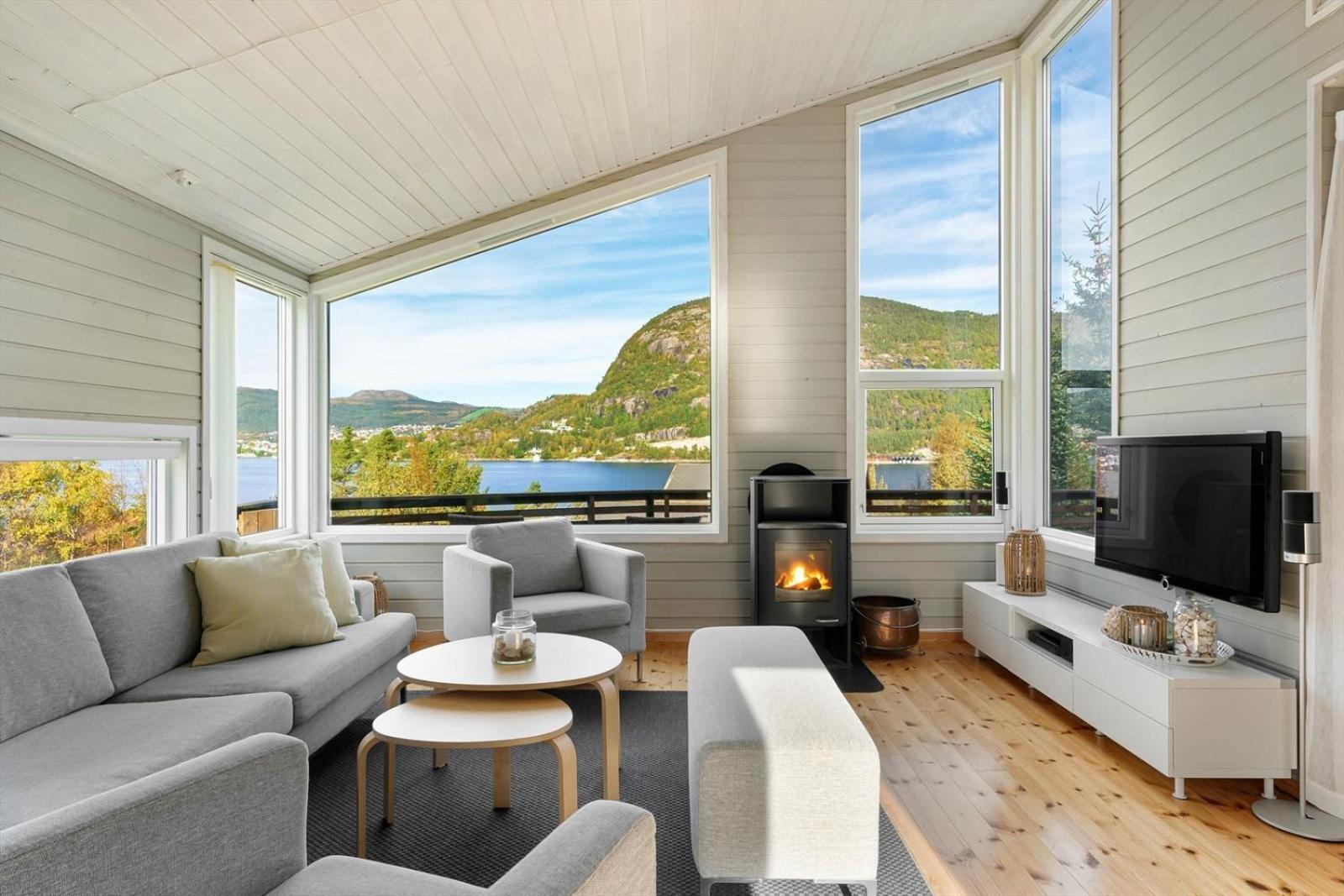 Charming House Located By The Fjord With The Pultpitrock Within Short Distance Villa Jorpeland Bagian luar foto