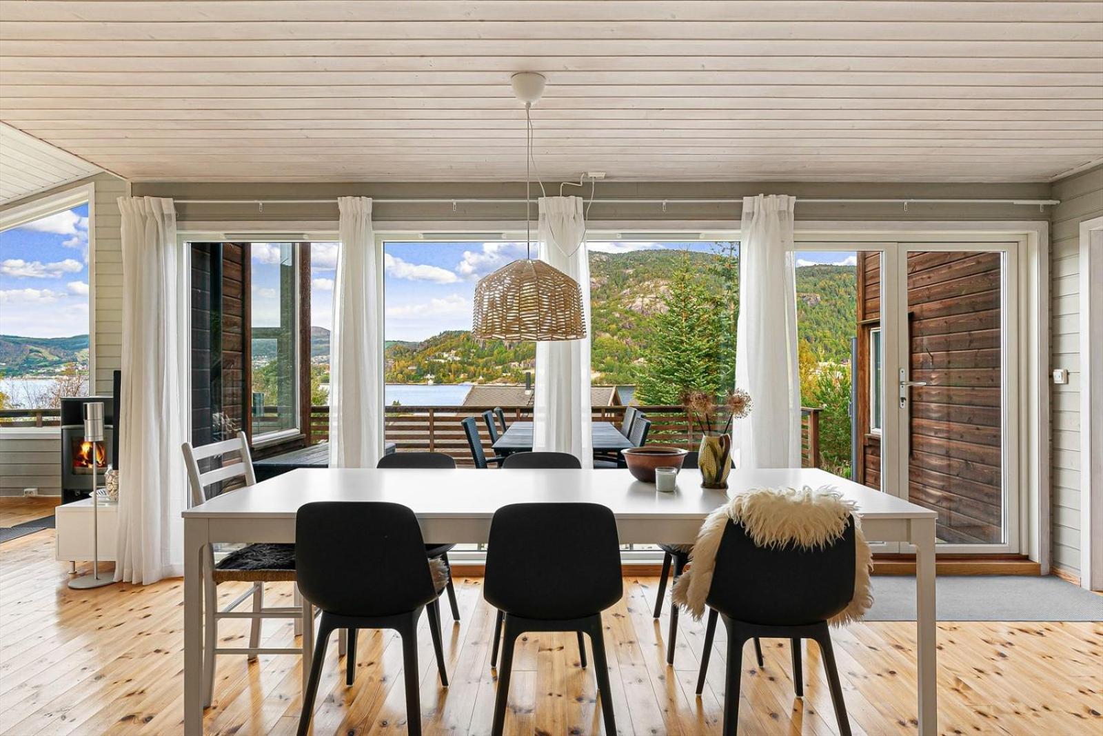 Charming House Located By The Fjord With The Pultpitrock Within Short Distance Villa Jorpeland Bagian luar foto