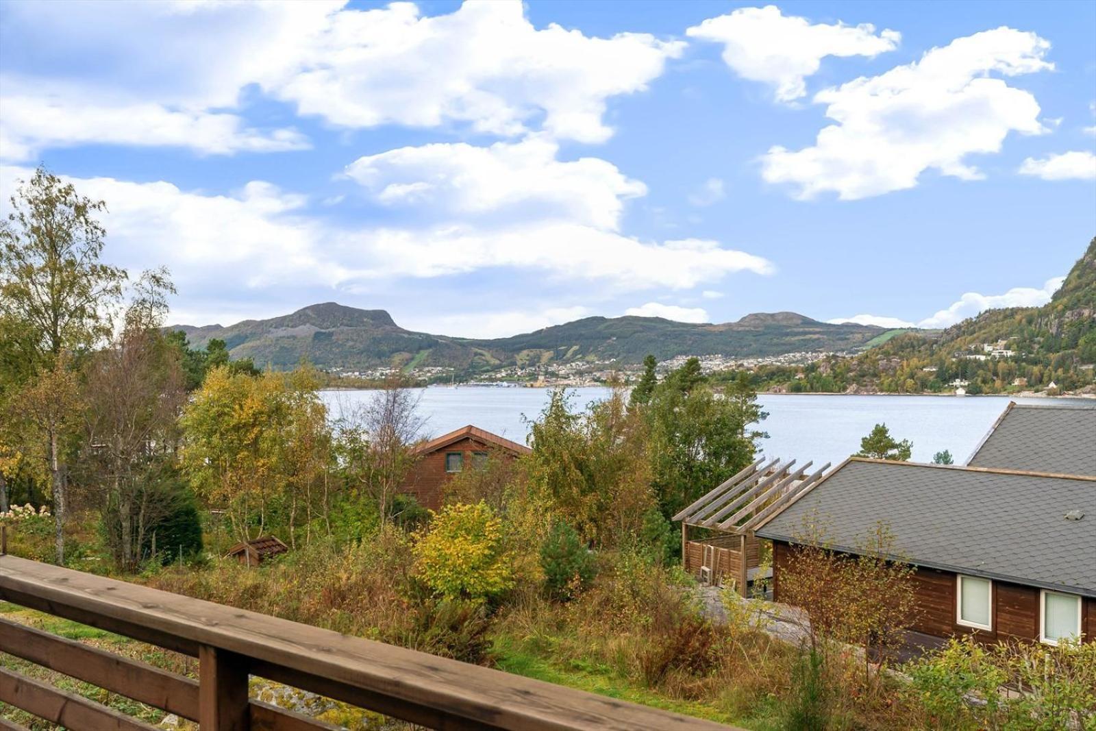 Charming House Located By The Fjord With The Pultpitrock Within Short Distance Villa Jorpeland Bagian luar foto