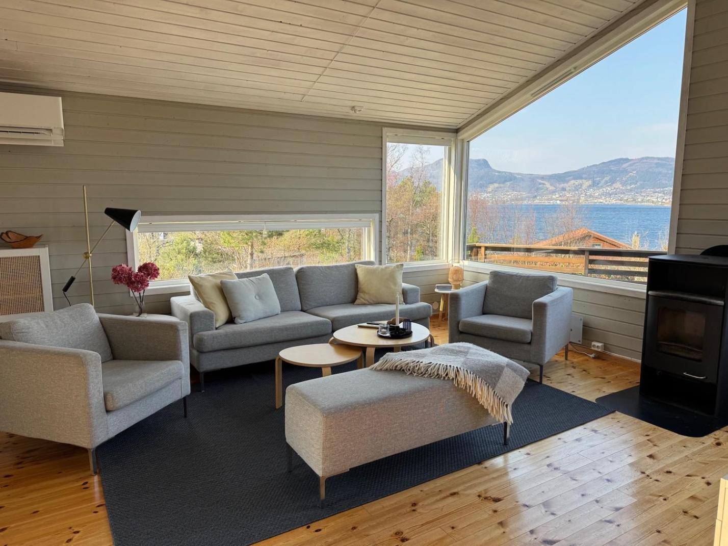 Charming House Located By The Fjord With The Pultpitrock Within Short Distance Villa Jorpeland Bagian luar foto